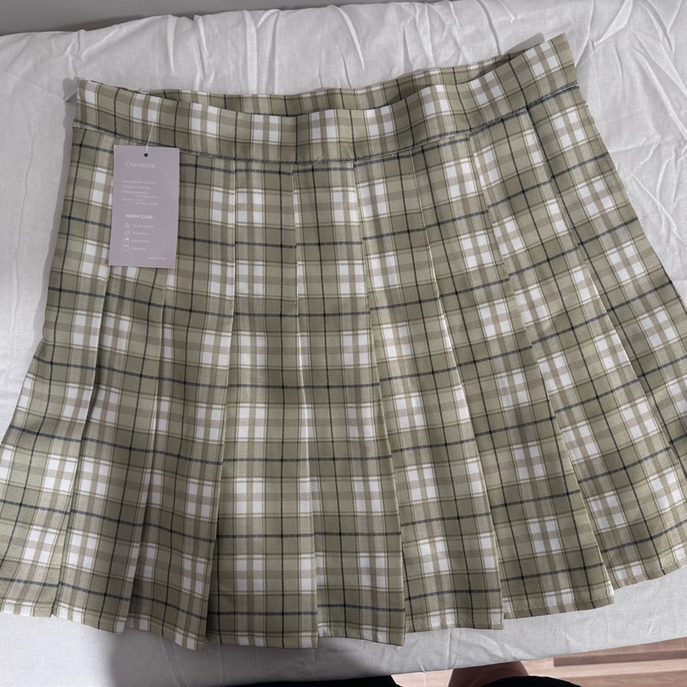 Plaid Pleated Skirt in Green and White